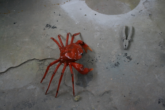 Swimming Crab Resin Sculpture 50cm Height Cartoon Style