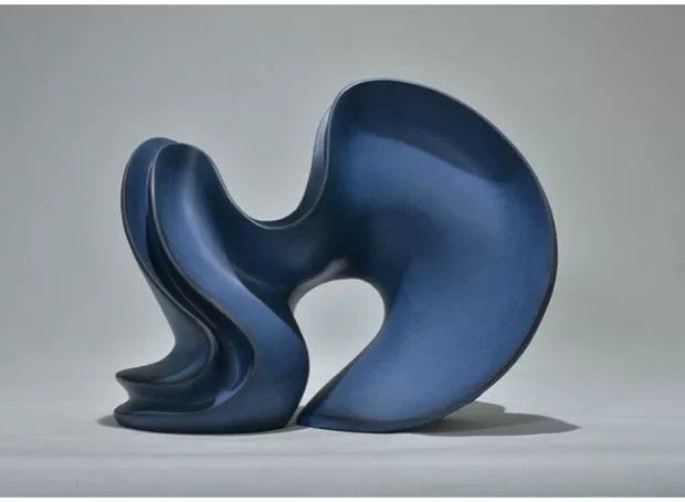 Blue Custom Resin Sculpture Matte Abstract Form Sculpture Club Exhibition Decoration